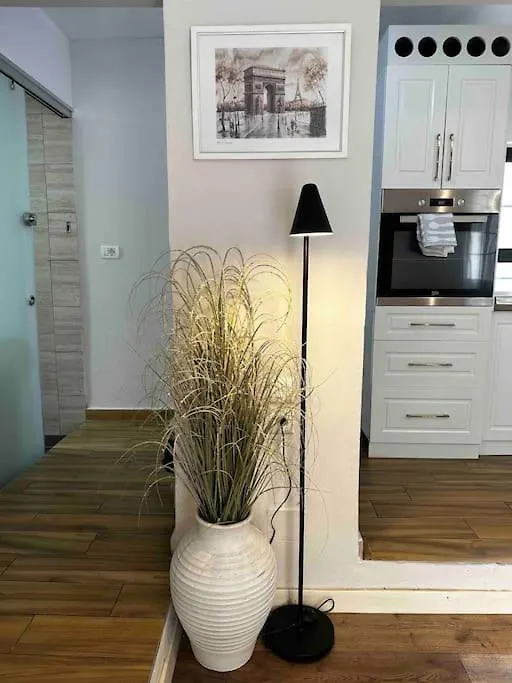 Top Location 3-Floor Villa With 6 Bedrooms Tirana Albanien