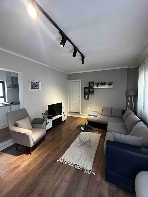 Top Location 3-Floor Villa With 6 Bedrooms Tirana Albanien
